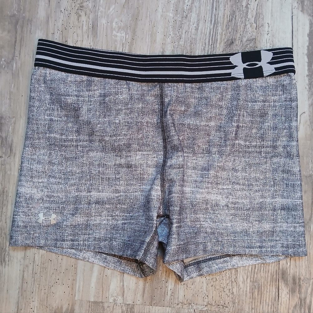 Under Armour Women’s HeatGear Armour Shorty Compression Shorts – Gray, Size Med
